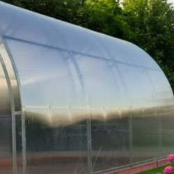 Gewächshaus Polycarbonat Stahl Runddach Obsidian – Beglasung